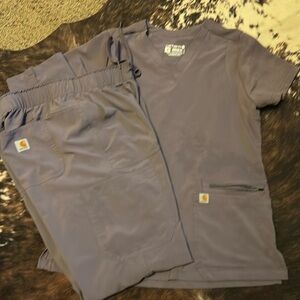 Carhartt women’s size small scrub set